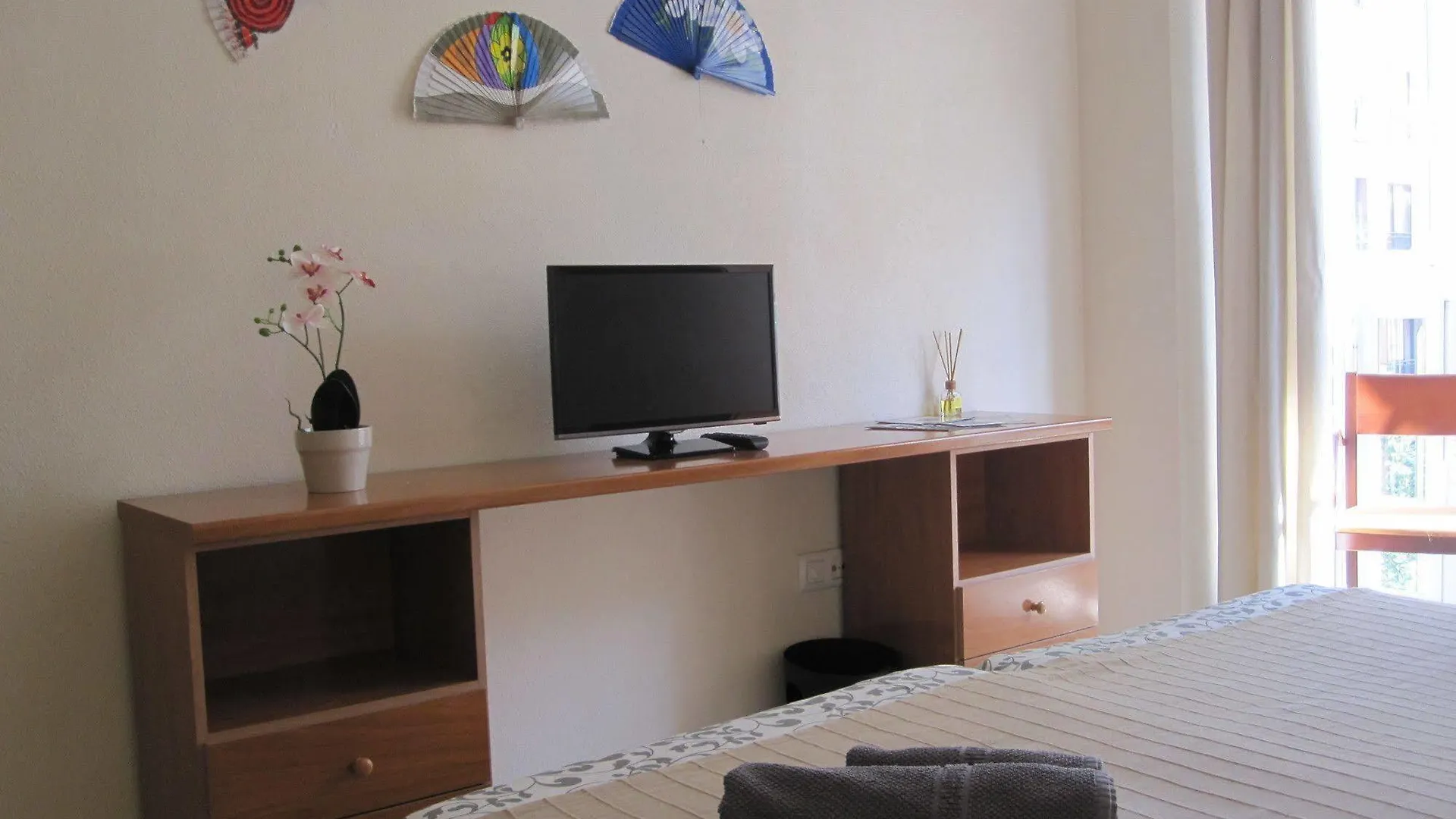 Fan Flat Mariscal Apartment Malaga