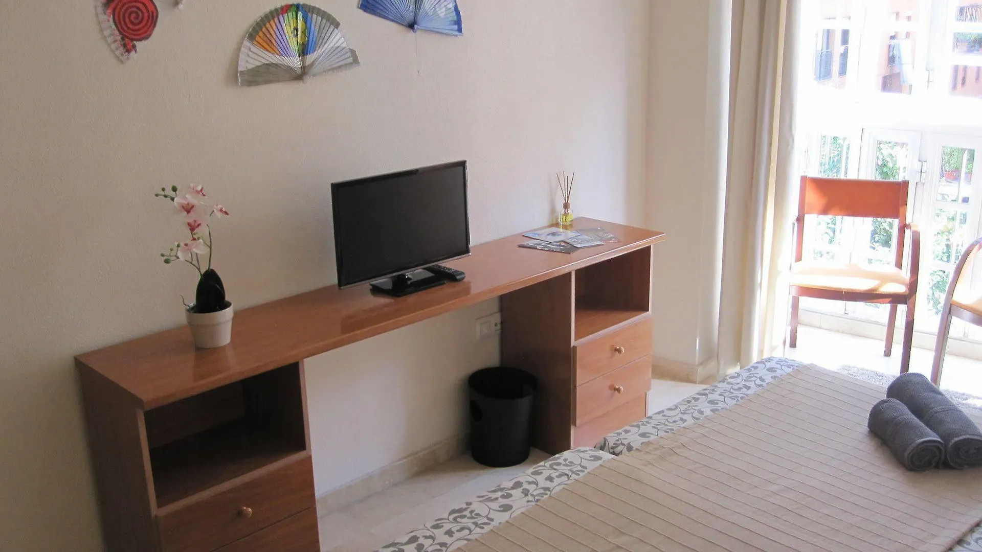 Fan Flat Mariscal Apartment Malaga