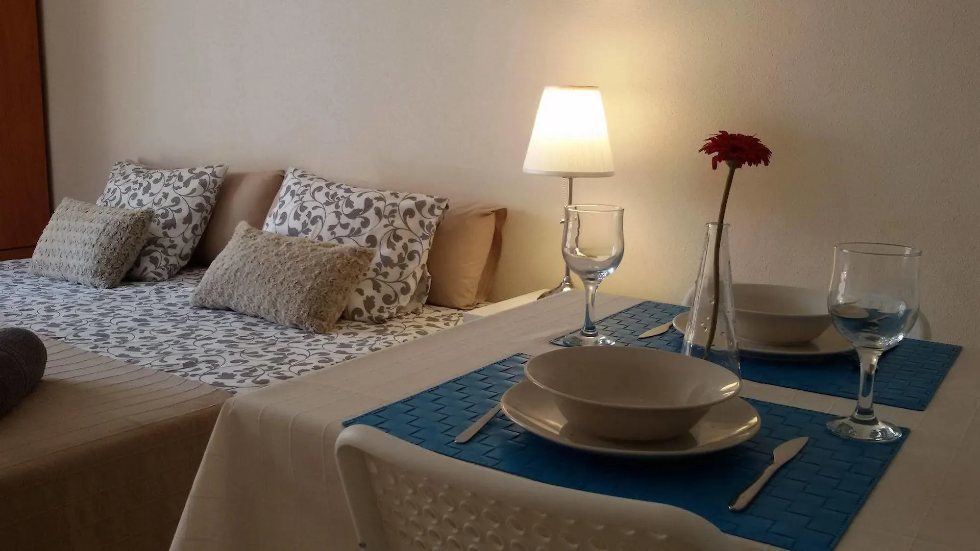 Fan Flat Mariscal Apartment Malaga