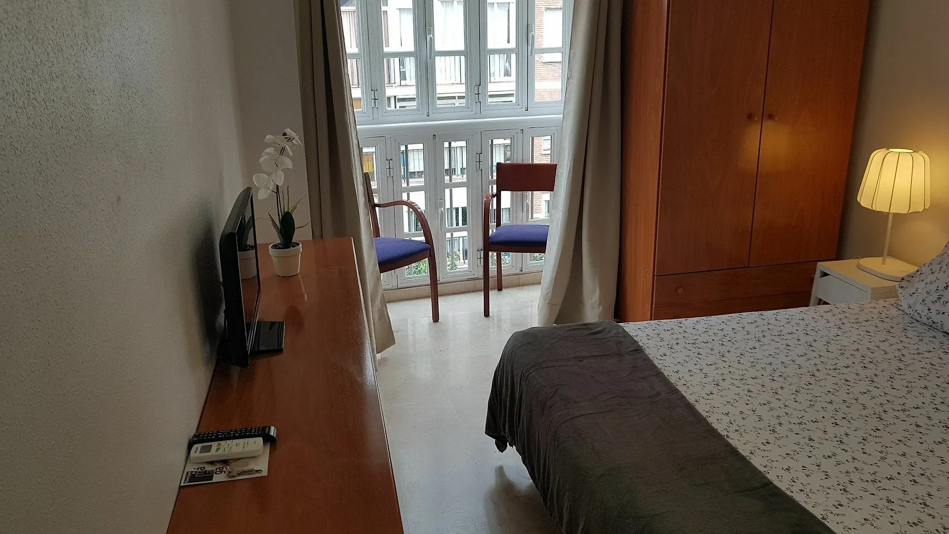 Fan Flat Mariscal Apartment Malaga