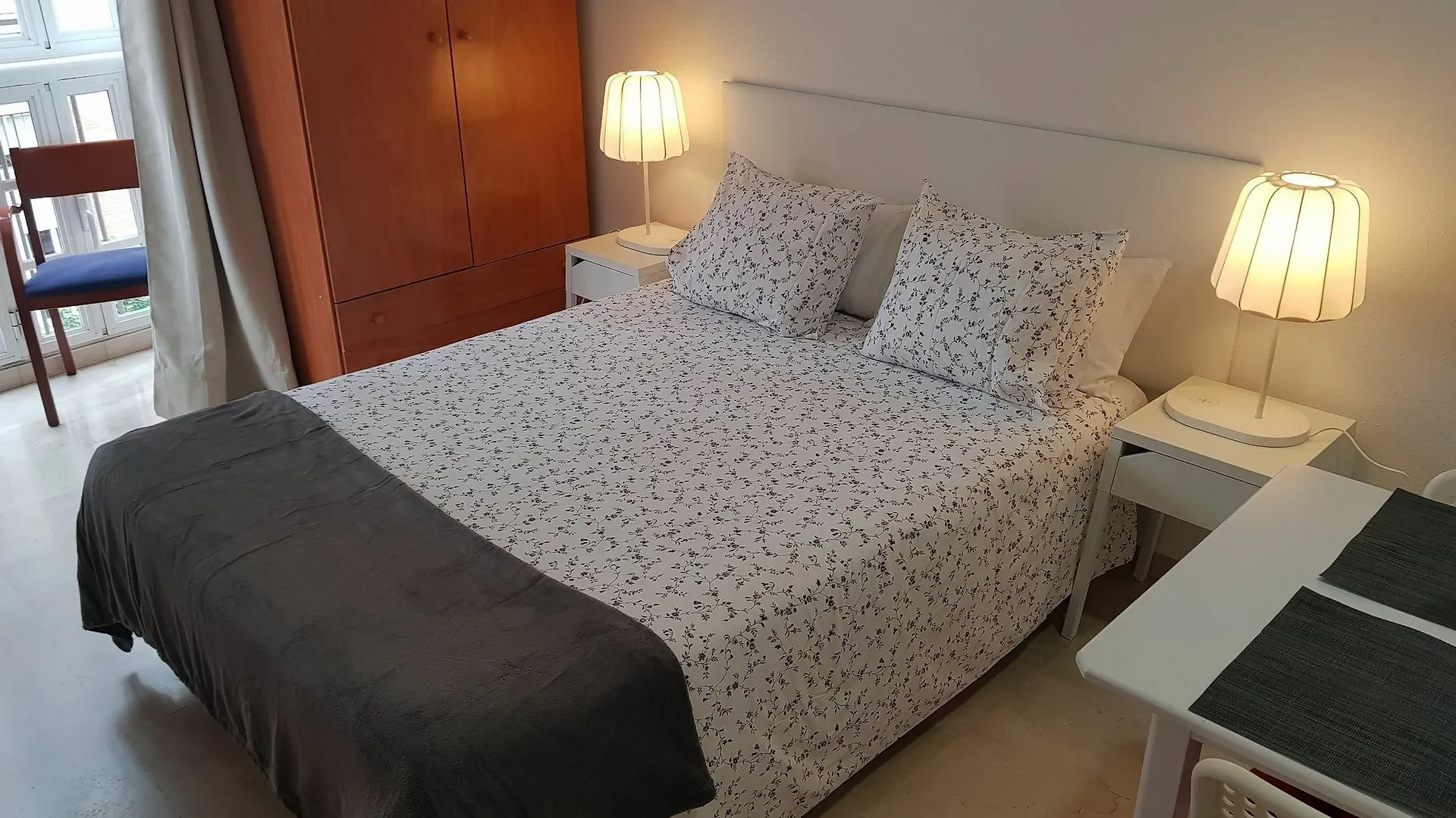 Fan Flat Mariscal Apartment Malaga