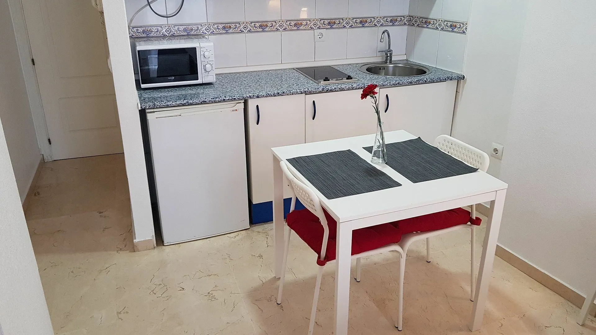 Fan Flat Mariscal Apartment Malaga