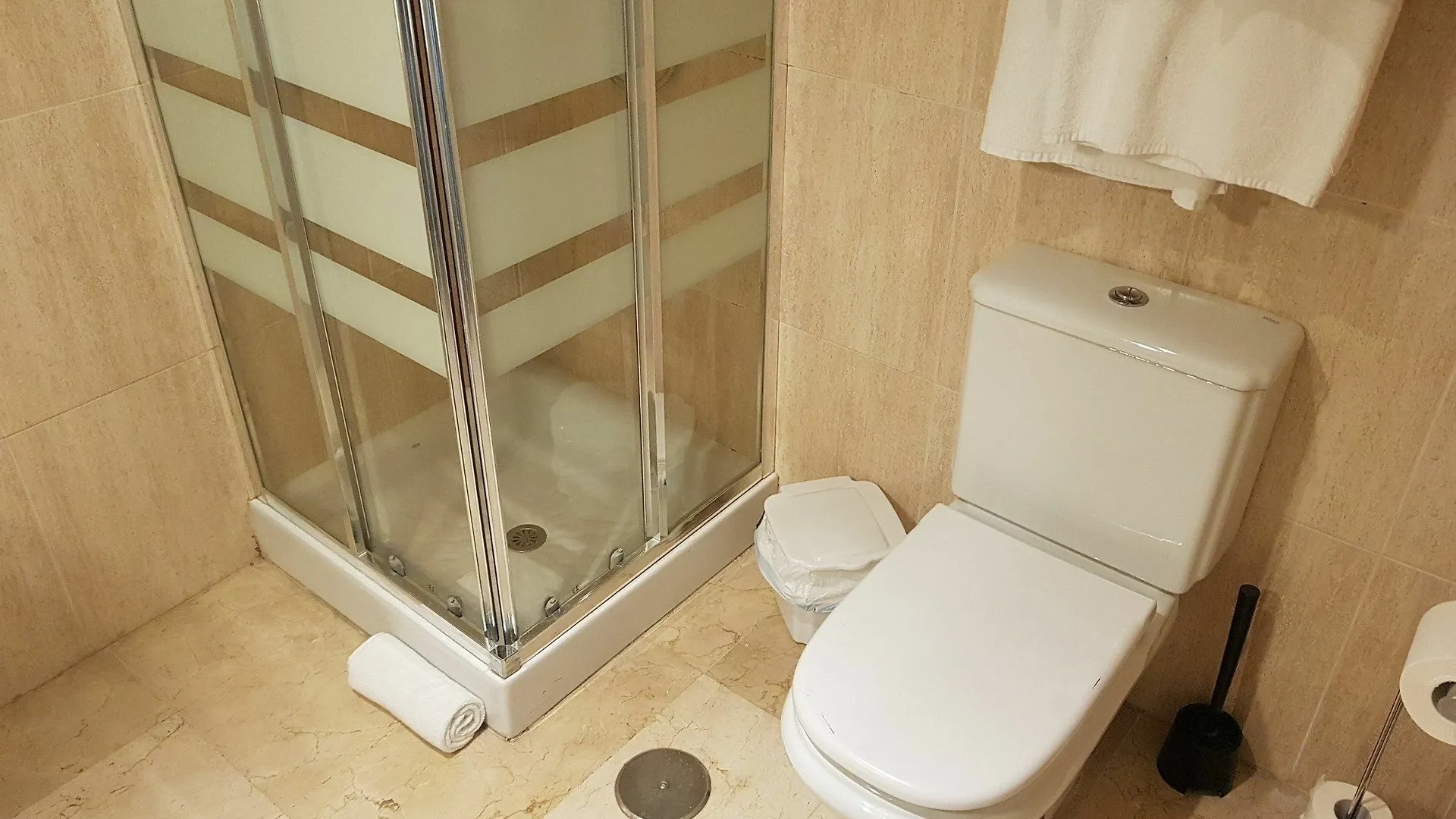 Fan Flat Mariscal Apartment Malaga