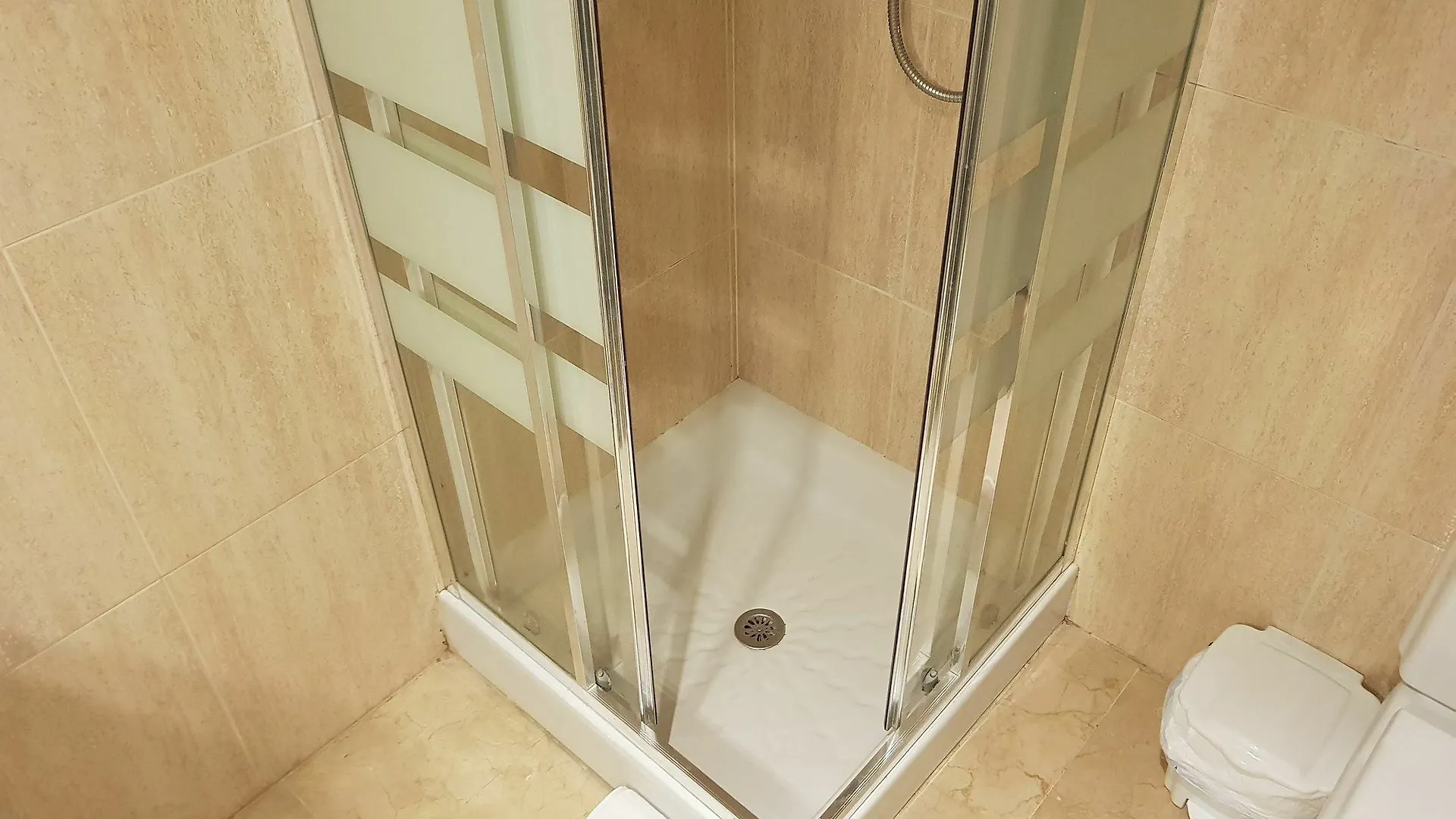 Fan Flat Mariscal Apartment Malaga