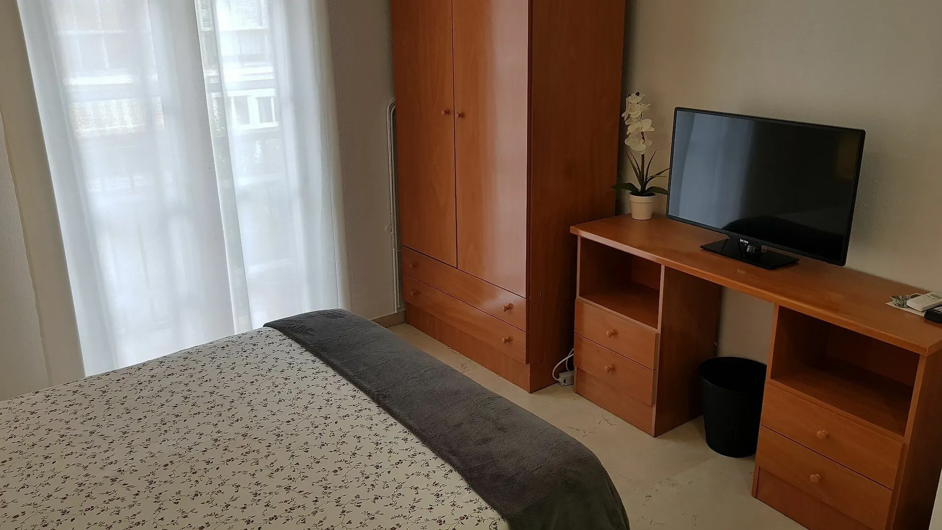 Fan Flat Mariscal Apartment Malaga